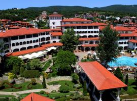 Helena Park - Ultra All Inclusive, hotel con campo de golf en Sunny Beach