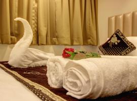 HOTEL SAPPHIRE INN: Thane şehrinde bir otel