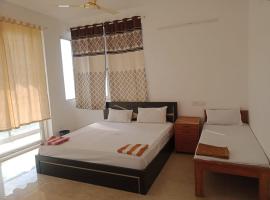 Suman beach House, hotell i Chennai