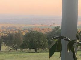 Danara Cottage, guest house in Bathurst