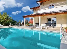 Exklusive 4-Sterne-Villa Mare - WLAN - Pool - Grill, Hotel in Plovanija