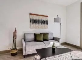 Modern CozySuites on the Town Lake waterfront 16