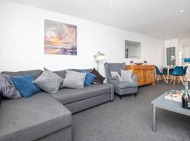 Entire home in Downend, Bristol, apartment in Bristol