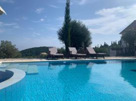 Pandora Villa, hotel in Vathi