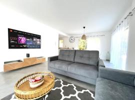 Villa Victoria #8 persons #3 Bedrooms #Terrace # garage Beach - Calm and Clim, vila v destinaci Roquebrune-Cap-Martin
