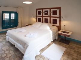 Hotel Hostal Chic, παραλιακό ξενοδοχείο σε Sant Feliu de Guixols