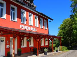 Penzion Obora, hotel con estacionamiento en Tachov