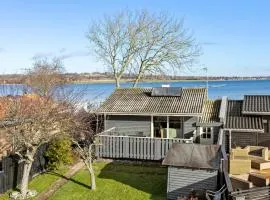 1 Bedroom Cozy Home In Munkebo