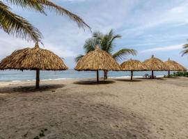 CASA DE CAMPO CASTILLETE dentro del PARQUE TAYRONA – hotel w mieście Santa Marta