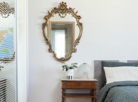 TWO SPACIOUS BEDROOMS 1 MINUTE TO METRO STOP – hotel w Mediolanie