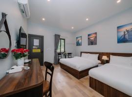 Napoli Hostel, khách sạn ở Đảo Cát Bà