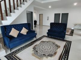 5 Bedrooms Danish Homestay Ipoh Tambun with Private Pool: Tanjung Rambutan şehrinde bir otel