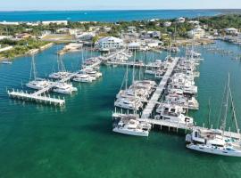 Conch Inn Hotel and Marina, Hotel in Marsh Harbour