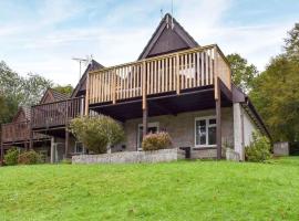 24 Valley Lodge Holiday Cottage, hotel in Callington