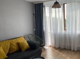 1 Room Apartment- Self Check in, hotel with parking in Reşiţa