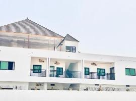 Ej guest house, B&B in Banjul