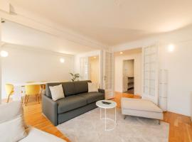 Amazing 6P Club Eiffel