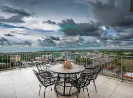 ZEN Pinnacle Penthouse (2) 3-BR Panoramic Retreat