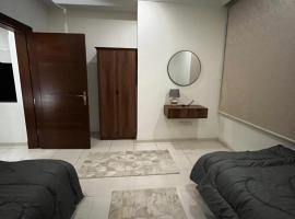شقة بغرفتين نوم وصالة بالمحمدية, apartment in Abḩur al Janūbīyah