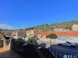 Villa F5 à Banyuls-sur-Mer: Terrasse, Garage, Clim, Proche Mer - FR-1-309-149, khách sạn ở Banyuls-sur-Mer