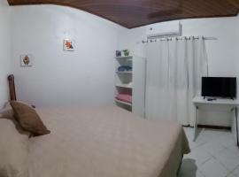 Suíte com ar condicionado próximo ao Estádio Mangueirão, habitación en casa particular en Belém