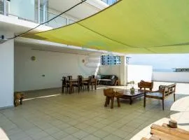 Zen at Mitchell - Unique 2-BR Rooftop Apt in CBD