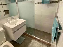 Alojamiento Segovia, hotel u gradu Santa Rosa de Kalamučita