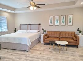 Paradise Park Newly built studio with king bed, cottage in Keaau