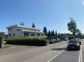 Attika Loft Wohnung 3.5 Zi. 110m2 Neu Bau, hotel para golfe em Oberg&ouml;sgen