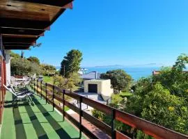 'The Loft', 2 bedroom, sleeps 4, Central, Fantastic Views!