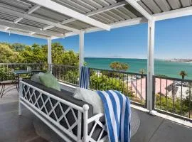 'Seaside Cottage', Sleeps 4 with a 3 minute walk from the beach!