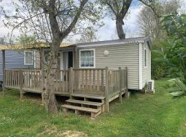 Mobil home, hotel v destinaci Châteauneuf-de-Galaure