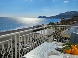 BAGLIO SUL MARE Letojanni Taormina