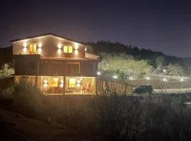 Qyteza Guest House & Camping