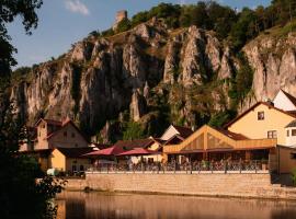 Bierhotel - Hotel & Brauereigasthof Schneider, viešbutis mieste Esingas