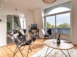 Marcq en Baroeul - Superb apartment + parking, hotel in Marcq-en-Baroeul