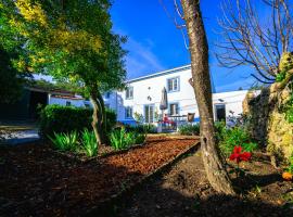 Casa das Pedras Country Retreat, Cama e café (B&B) em Santo António das Areias