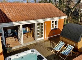 Fantastic Spa-house Surrounded By Nature, holiday home sa Udsholt Sand