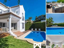 VACATION MARBELLA I Villa Nadal, Private Pool, Lush Garden, Best Beaches at Your Doorstep, cabana o cottage a Marbella