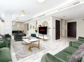 Exclusive 6 Bedroom Villa with Pool and Gym access