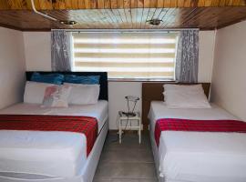 Naisiae - Lovely 1-bedroom vacation home with pool, hotel Observatory Golf Club környékén Johannesburgben