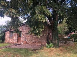 gîte "le seccadou" Ecuries de Saint Maurice, hotel u gradu Lacapelle-Marival