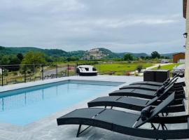 Villa* Piscine* Vue sur château de Beynac, коттедж в городе Кастельно-ла-Шапель