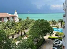 Moderne og delikat leilighet på stranden i Jomtien