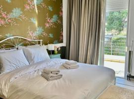 CYNTHIA COMFORT LIVING VOLOS, alojamiento con cocina en Volos