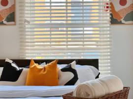 Vibrant comfort (Suitable for Contractors,ShortStays and LongStays), quarto em acomodação popular em Portsmouth