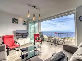 Central Modern Apartment with Private parking & Ocean view & Coffee corner