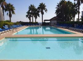 모리아니 플라주에 위치한 호텔 Casa Johanna, plage et piscine