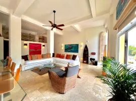 by Calamari Homes - Parque Centenario 206 walled city