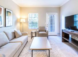 Landing Modern Apartment with Amazing Amenities (ID7473X04), Hotel in Garner